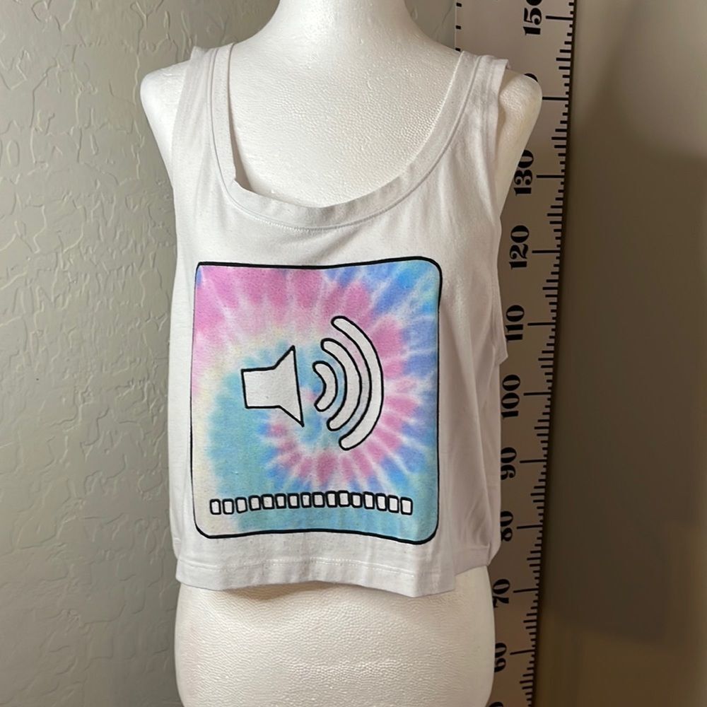 Fresh Tops tank crop top sleeveless scoopneck volume control icon on front SZ S